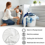 CozyFleece-Het-Pluche-Woldeken-Wasbaar-www.middo.nlVrouw slaapt comfortabel onder CozyFleece pluche woldeken