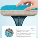 Hand toont MultiBrush met dubbele borstelkop voor effectieve haarverwijdering
